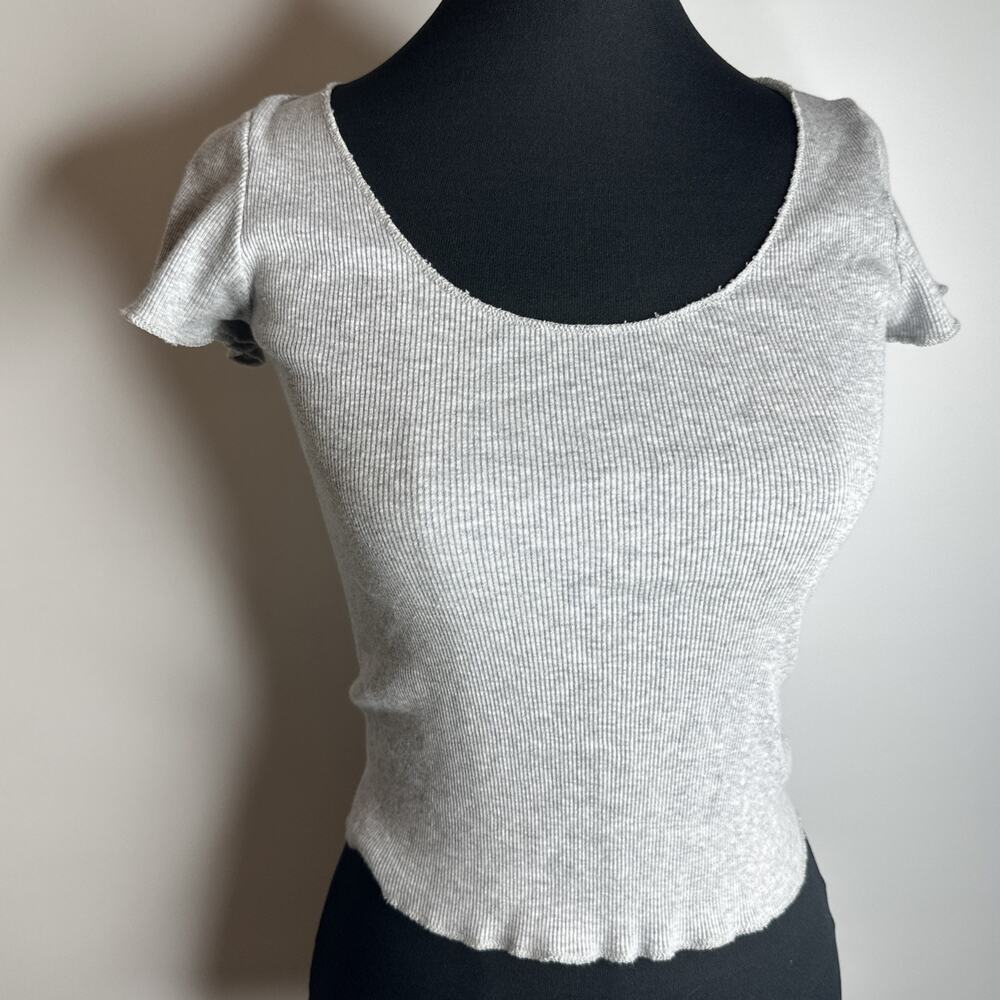 Brandy Melville Made in Italy Gray Ribbed Baby Tee One Size Short Sleeve Crop